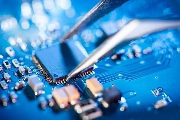 市場預(yù)估Q4內(nèi)存DRAM降價15％左右，DDR5價格更接近DDR4